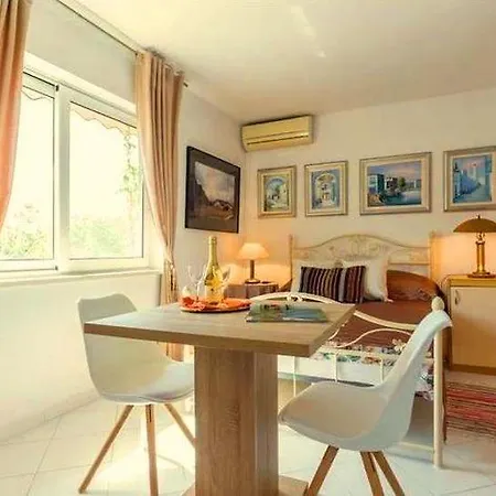 Sea Star Apartment